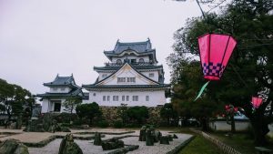 八陣の庭と岸和田城